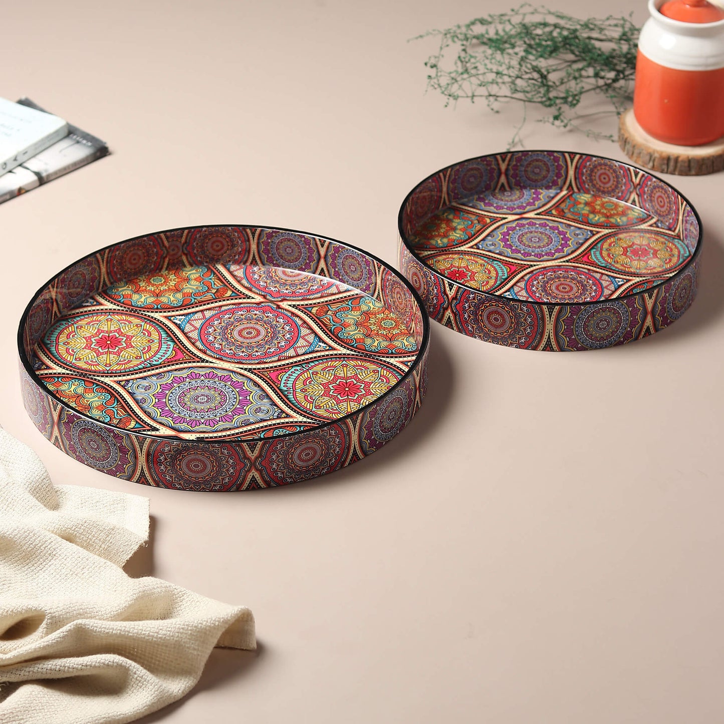 Round Multicoloured Decorative Tray Set (Set of 2)